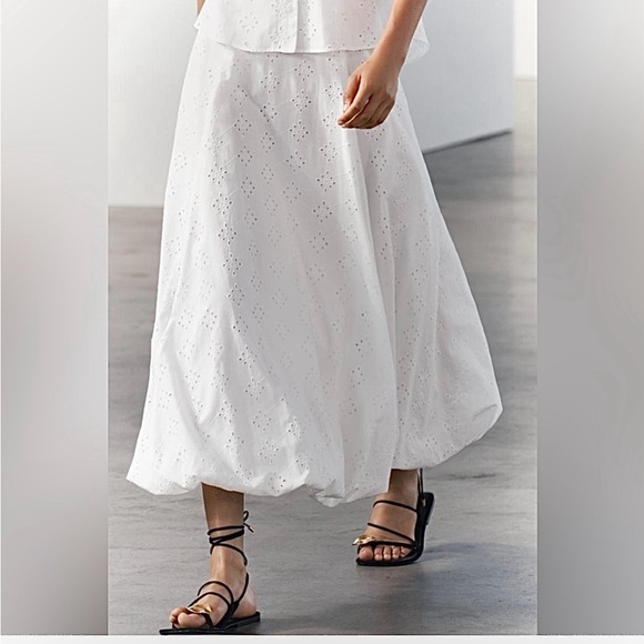 Zara embroidered 100% cotton white voluminous hem midi skirt sz.XS - Picture 2 of 16